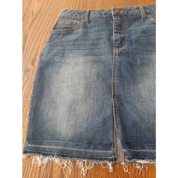 Sz 10 Faded Glory Blue Denim Blue Jean Mini Skirt with Pocket Raw Hem Front Slit - Picture 3 of 8